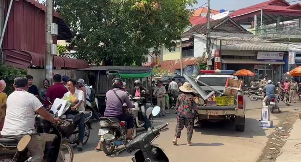 អាជ្ញាធរចុះបង្ក្រាប