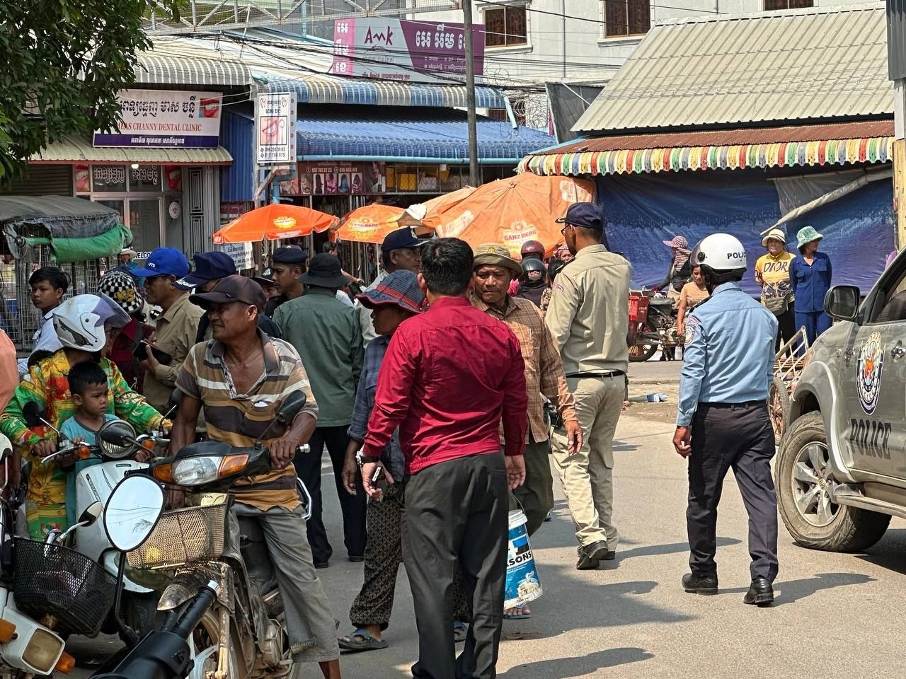 អាជ្ញាធរចុះរុះរើតូបលក់ដូរ